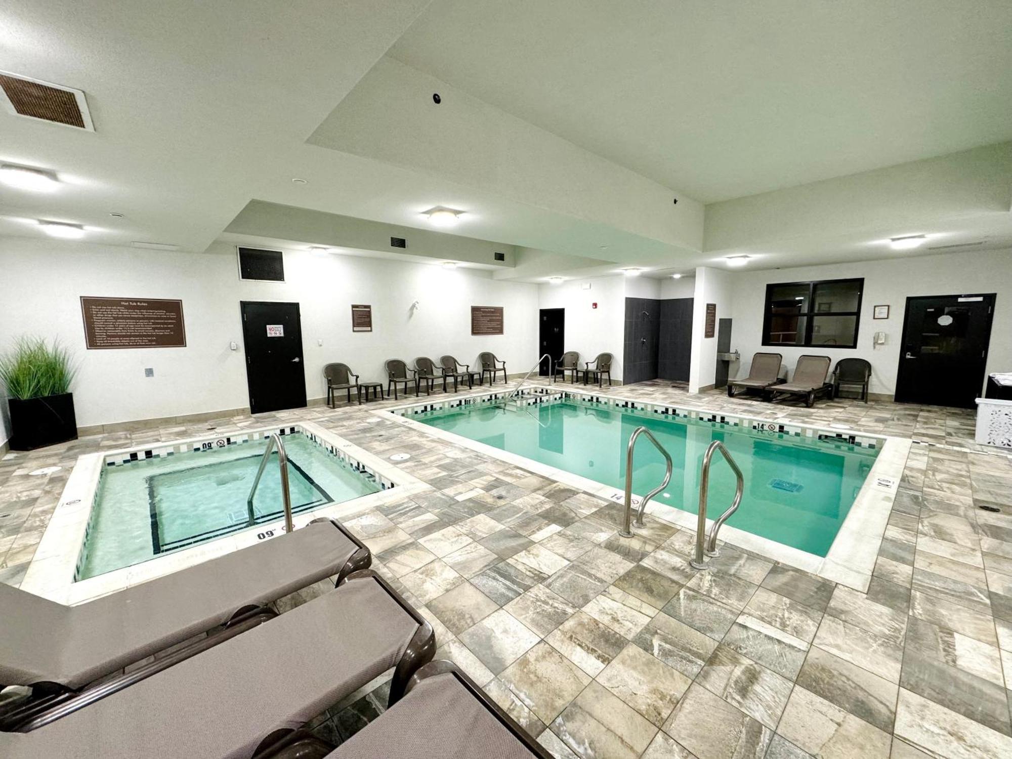 Southfort Inn Fort Saskatchewan Dış mekan fotoğraf