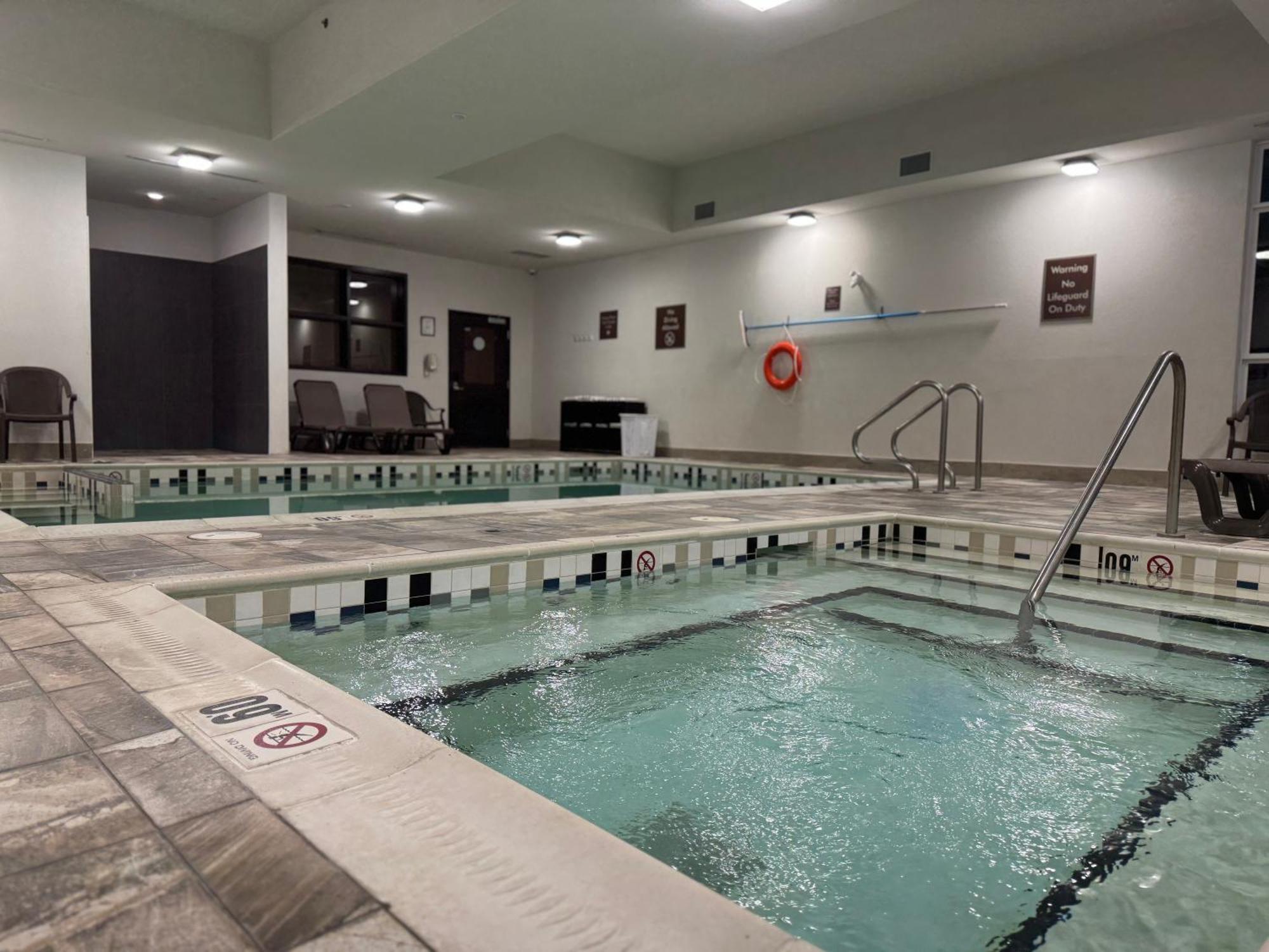 Southfort Inn Fort Saskatchewan Dış mekan fotoğraf